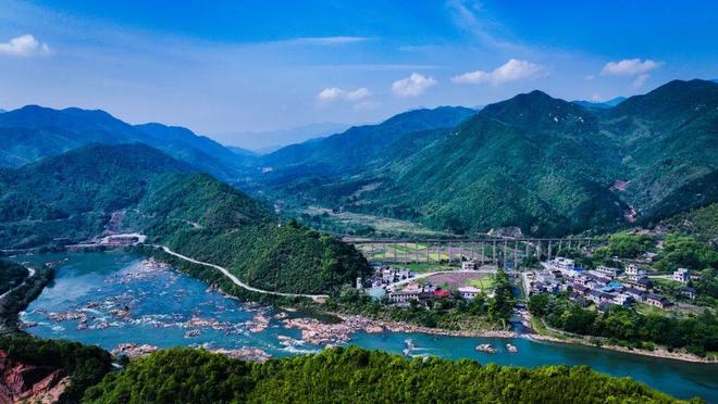 多彩仁义仁义多风采(图1)